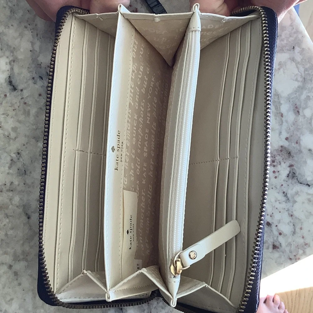 🦔 Kate Spade New York Hedgehog Wallet – Rare & Playful Print! Fantastic Shape! - Picture 7 of 10